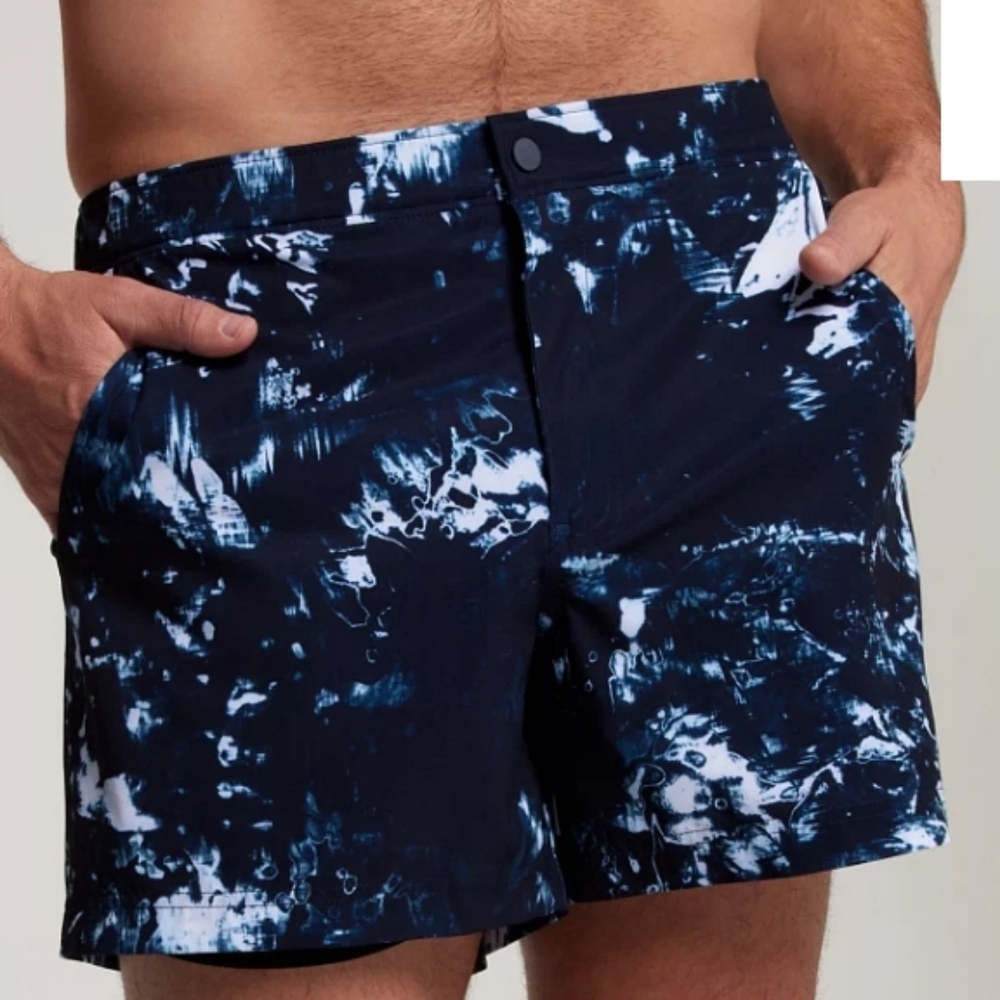 VRST Men's 5” Resort Short Size Medium NWT